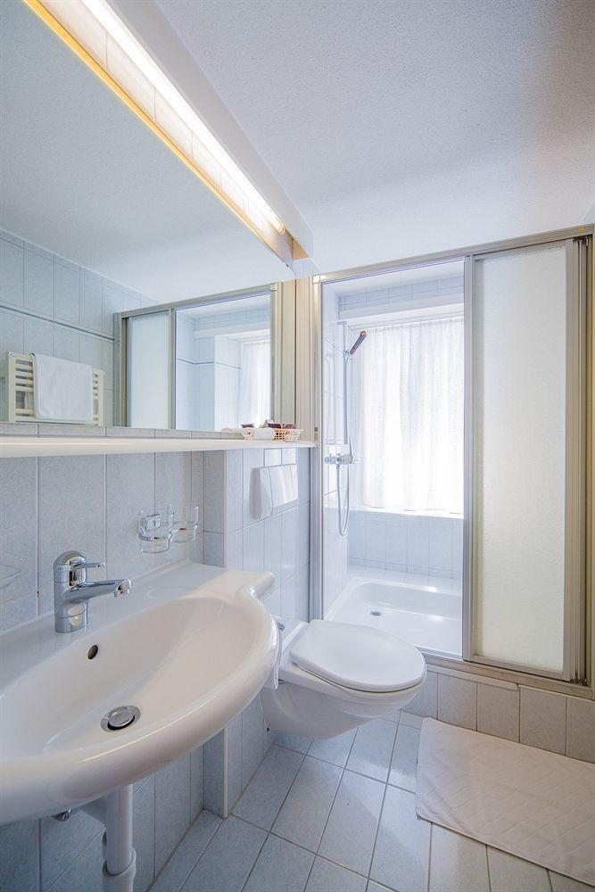 Hotel Heilquelle-Leukerbad-Therme ภายนอก รูปภาพ