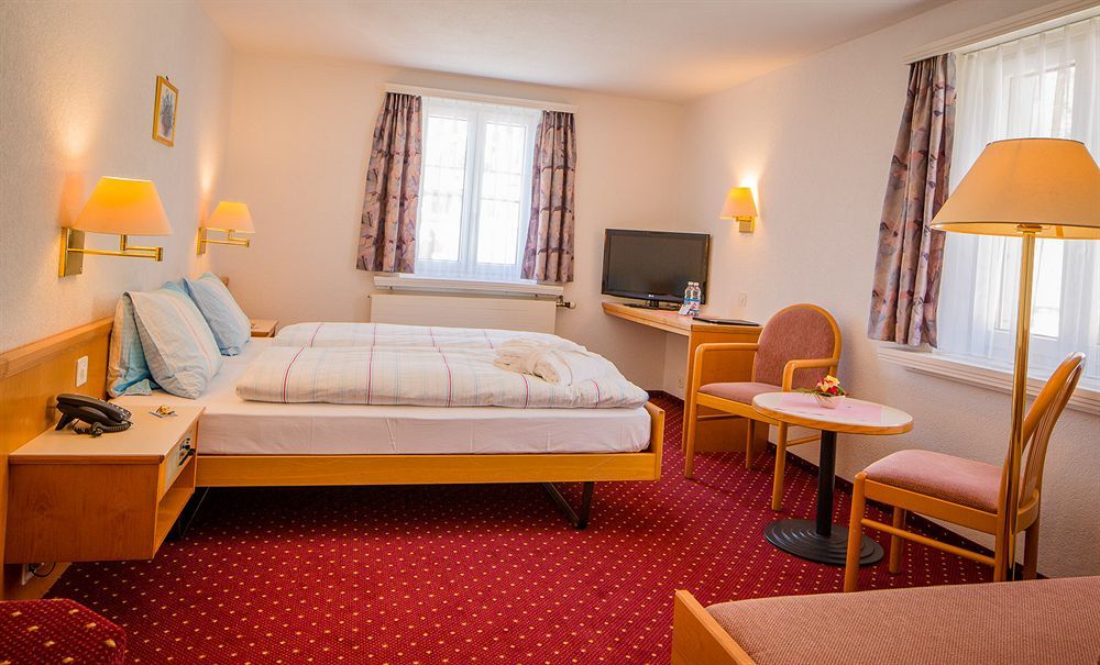 Hotel Heilquelle-Leukerbad-Therme ภายนอก รูปภาพ