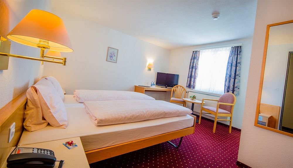 Hotel Heilquelle-Leukerbad-Therme ภายนอก รูปภาพ